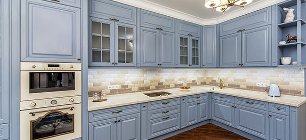 2019 kitchen cabinets favor colored cabinetry to give more personality and life to the kitchen.