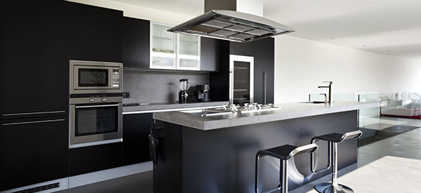 Built-in or integrated appliances give the kitchen a luxurious finish and saves on space.