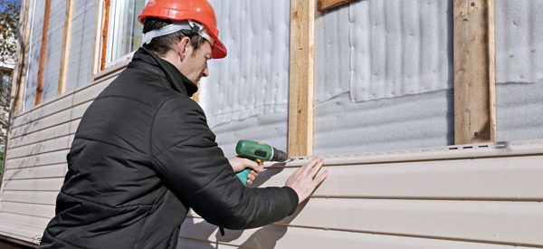 Improve-your-home’s-exterior-with-a-siding-replacement