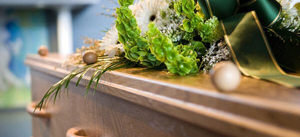 Plan-the-budget-to-pay-for-a-funeral-with-final-expense-insurance